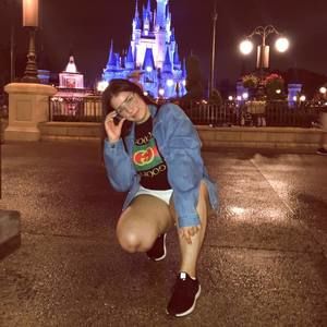 Meet your Posher, Adriana